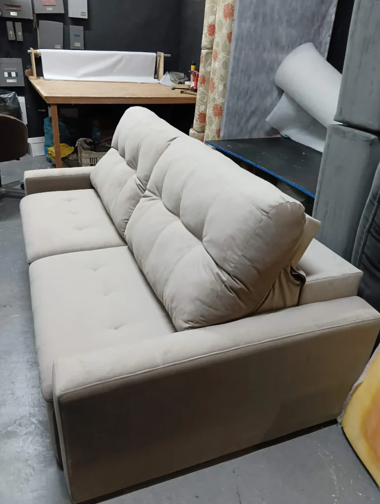 tapeçaria de sofá retratil